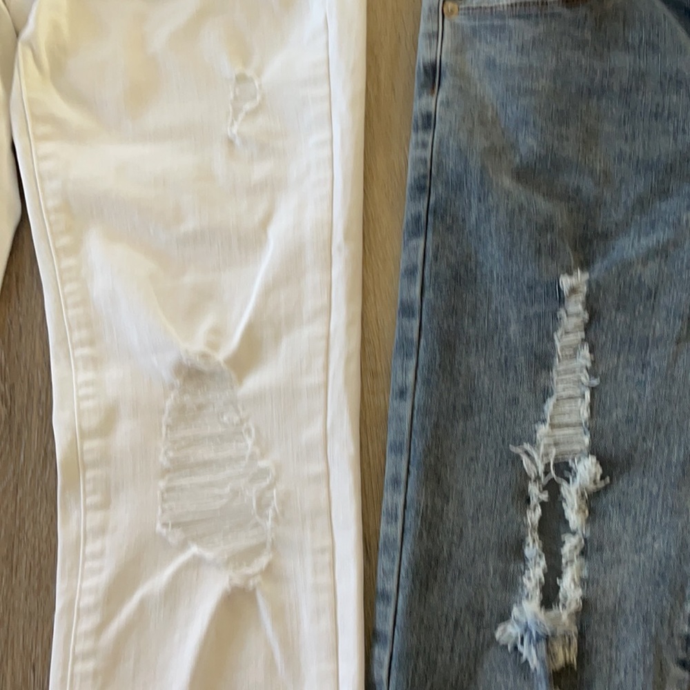 Distressed jeans - Picture 5 of 9